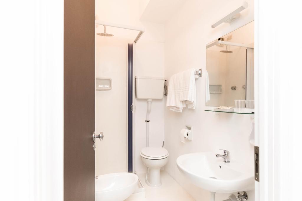 Hotel Giongo Spotorno Eksteriør bilde